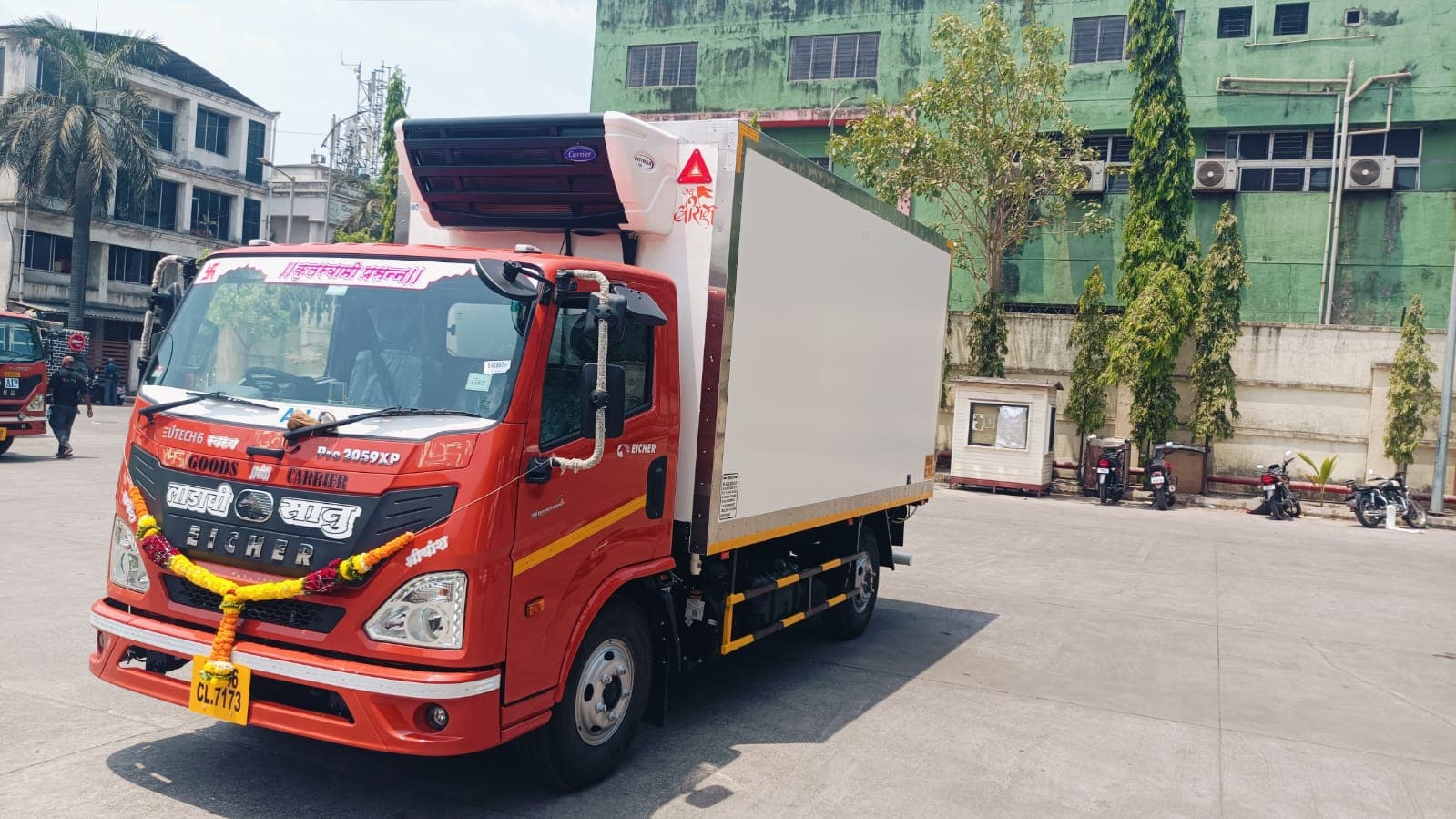 Cold chain reefer truck